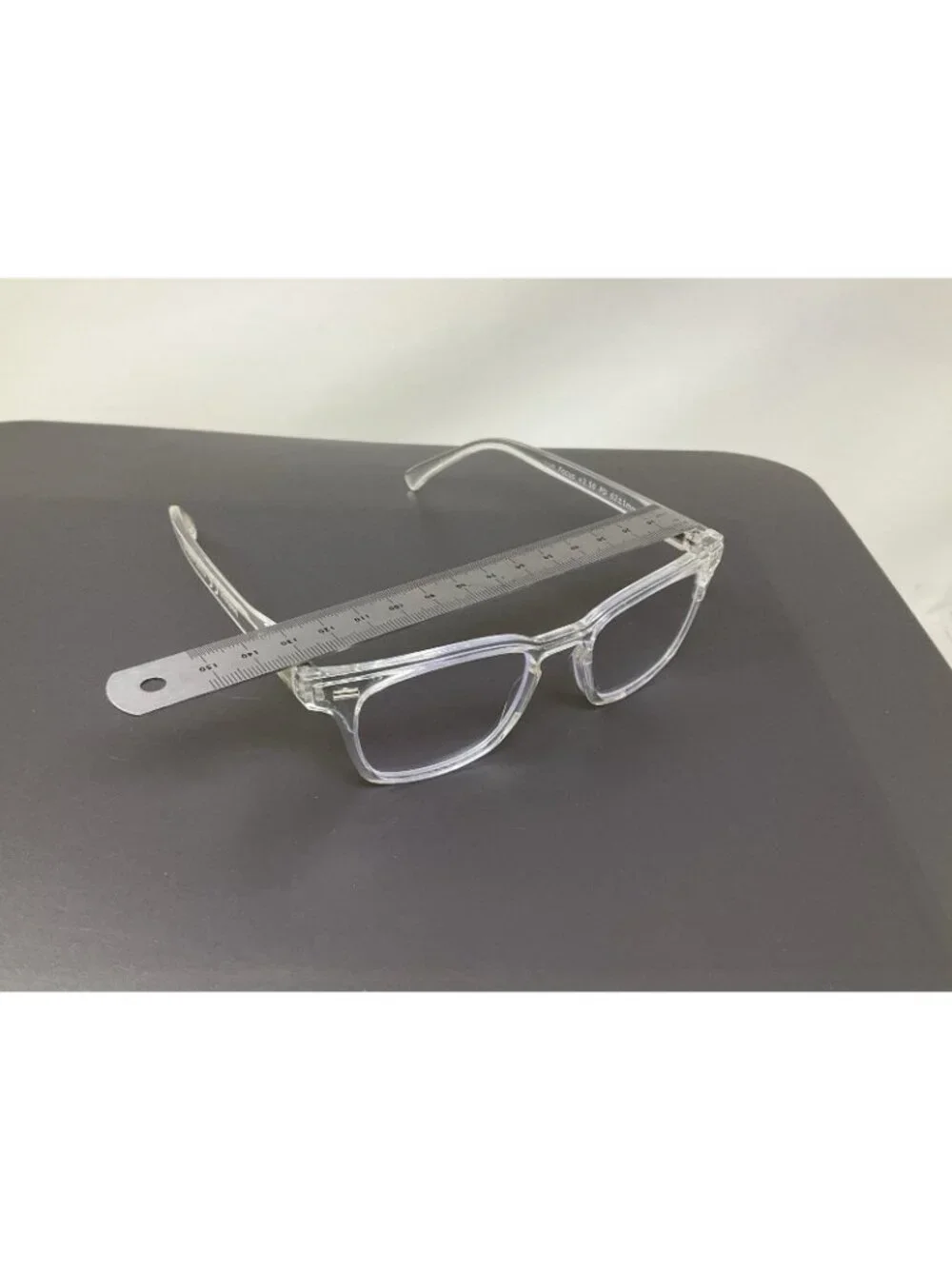 Peepers frame very